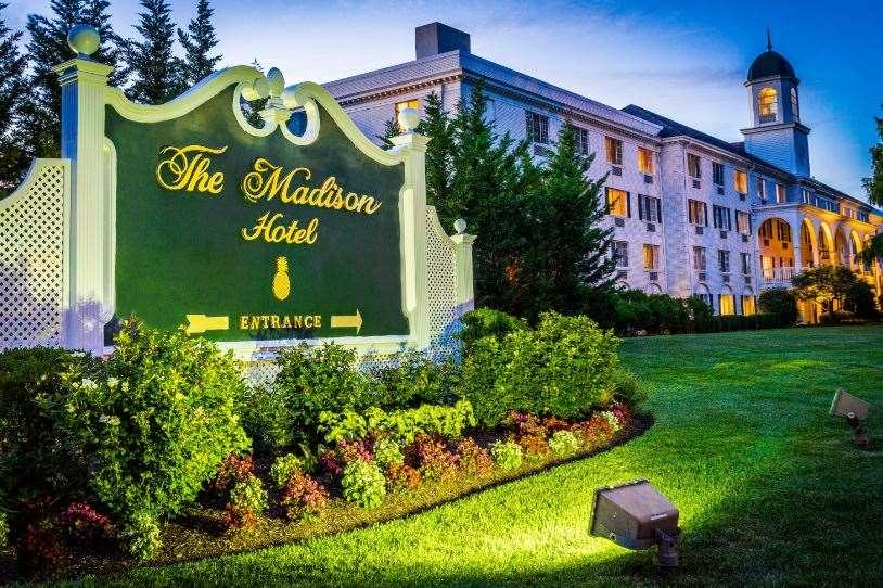 The Madison Hotel Morristown Bagian luar foto